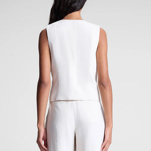 Leo Vest